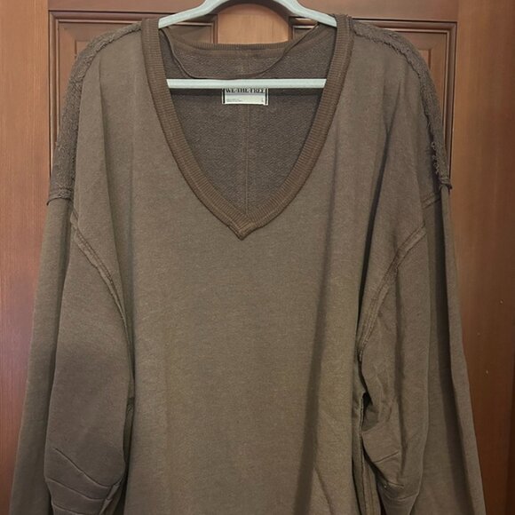 NWOT Free People Venice V-Neck Sweatshirt in Brown Bear size- LARGE - Picture 5 of 8